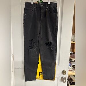 Levi’s High Waisted Mom Jeans - New